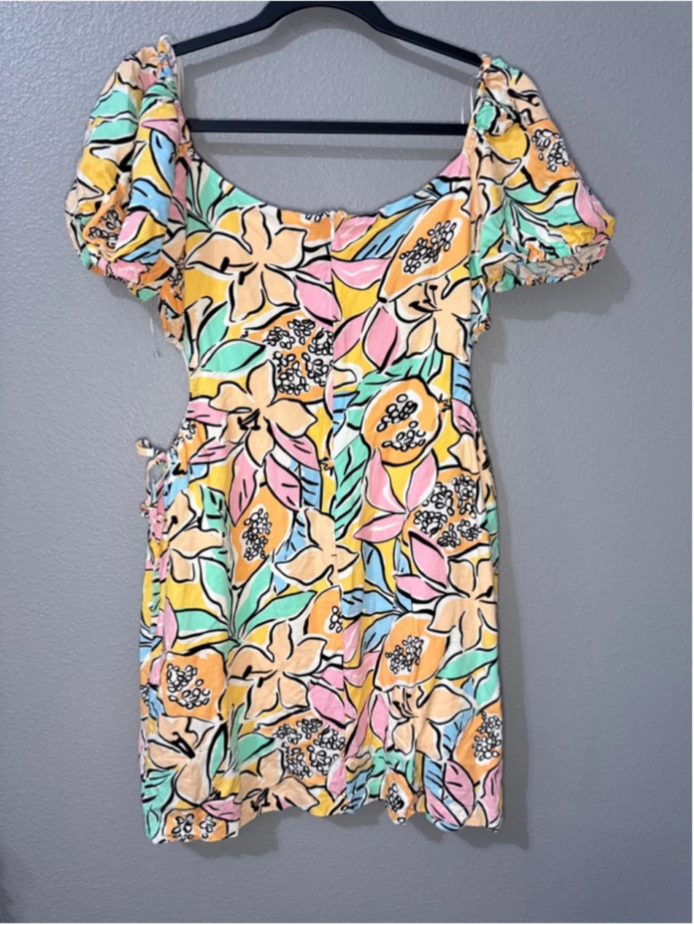 Women's ASTR The Label M Tropical Papaya Floral Cutout Mini Dress M